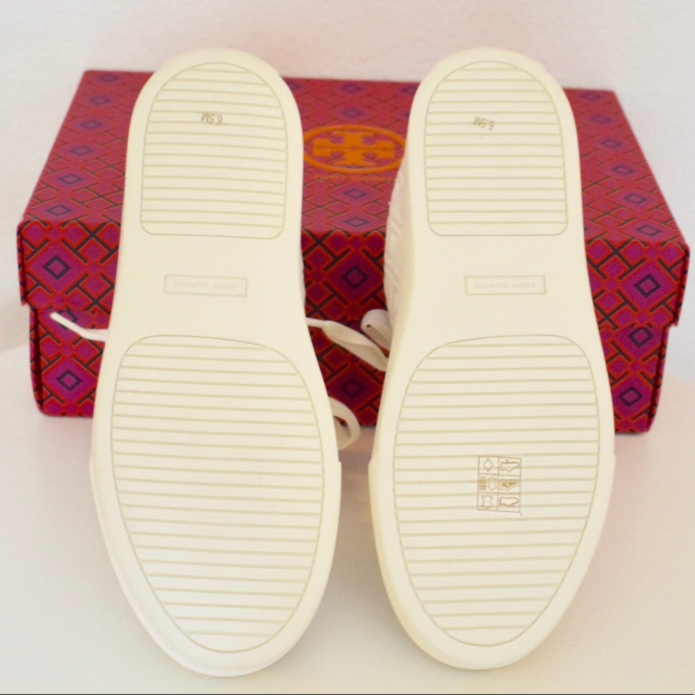 🎉FLASH SALE🎉 TORY BURCH QUILTED LEATHER SNEAKERS - Picture 5 of 6